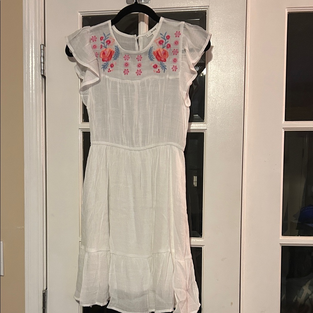 Mine White Floral Embroidered Size Small Dress NWOT Summer Dress Festival